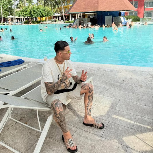 PÉ NA AREIA